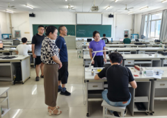 抓住暑期教学空档期进行硬化改造为师生